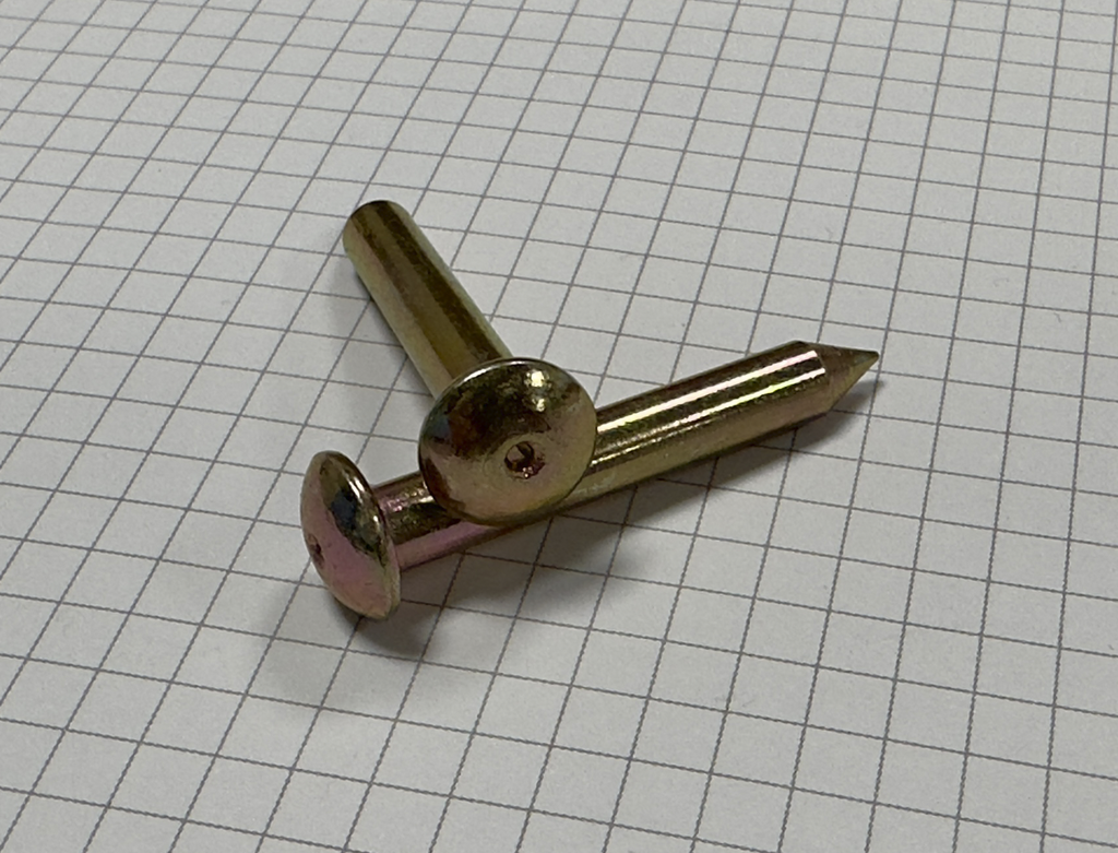[C1] Clavos topográficos de varilla redonda de acero al carbono